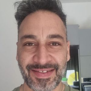 אליאור